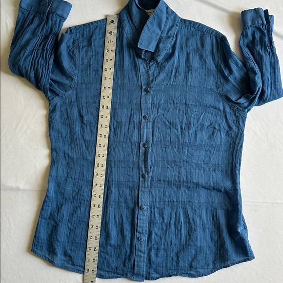 Coldwater Creek Sheer Blue Button-Front Women's Shirt - Lightweight Layering Top - Picture 6 of 17